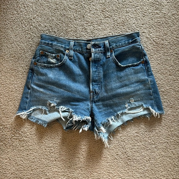 Levi’s 501 Denim Shorts - Picture 1 of 4